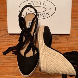 Steve Madden Wedge sandals with ribbon ties. Size 6 1/2. New in original box